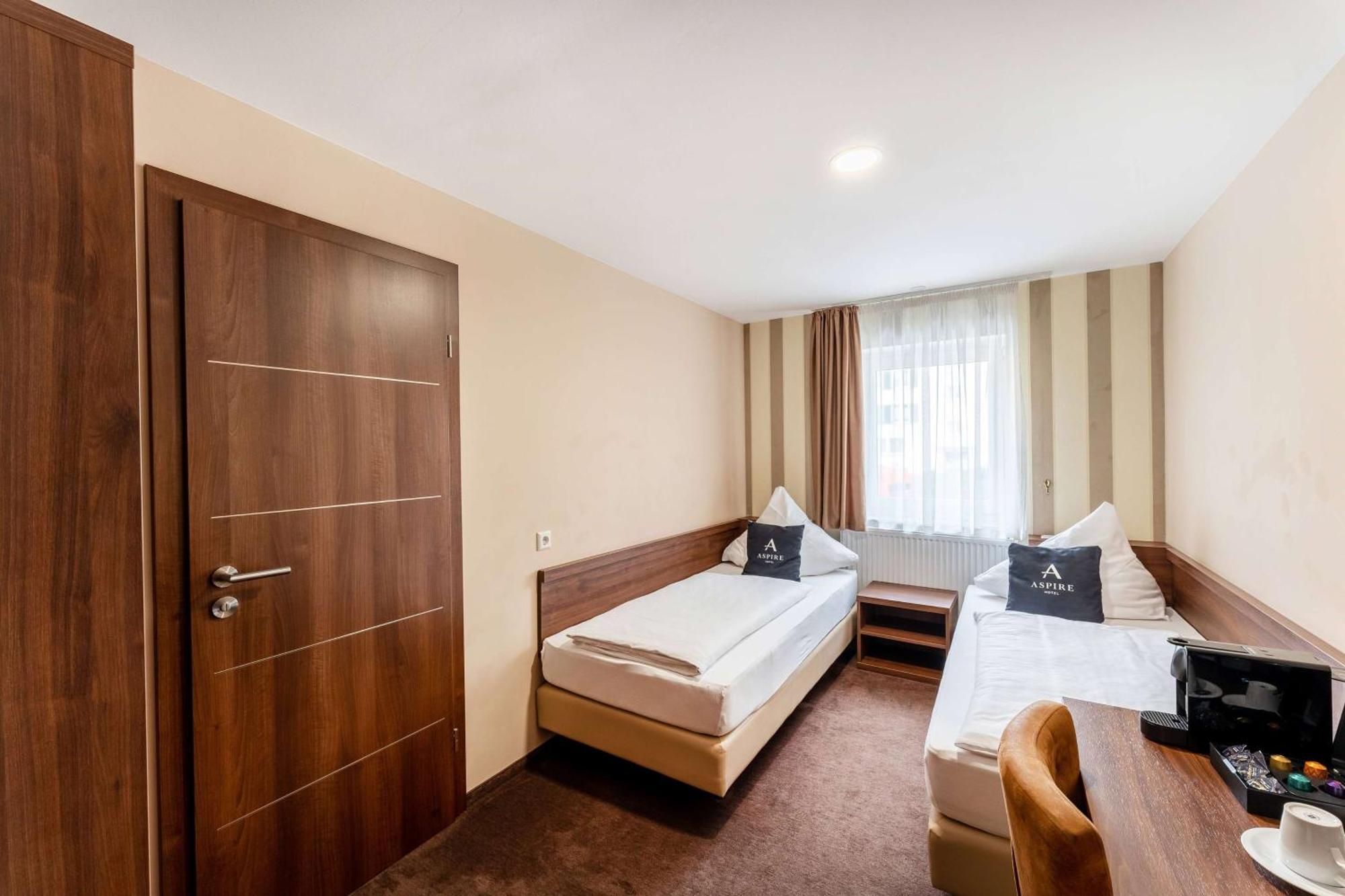 Stadthotel Reutlingen Bagian luar foto