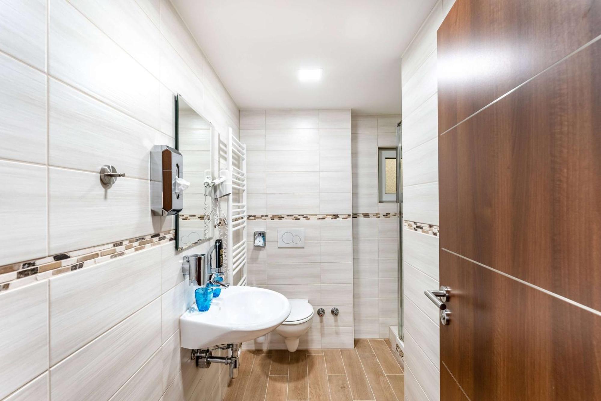 Stadthotel Reutlingen Bagian luar foto